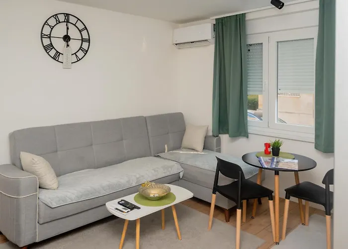Ali-Pasha Luxury Apartment